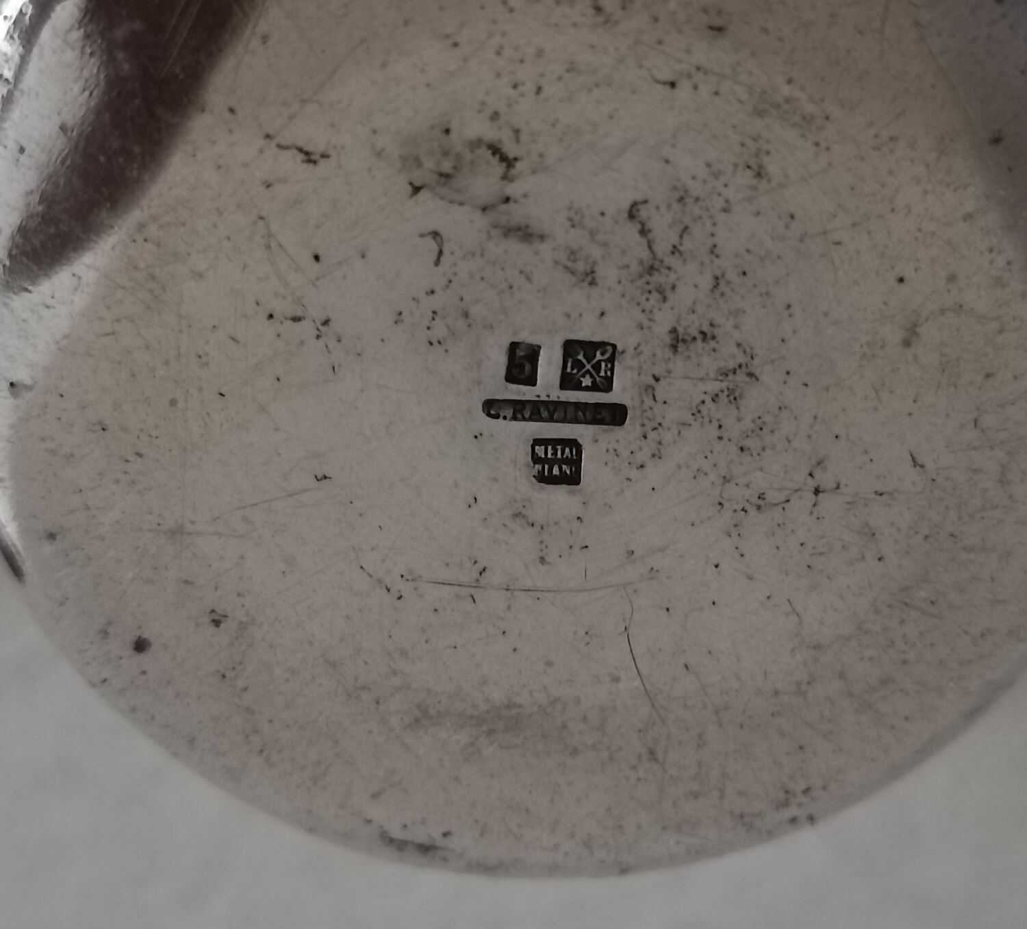 Timpani in silver metal monogram MT