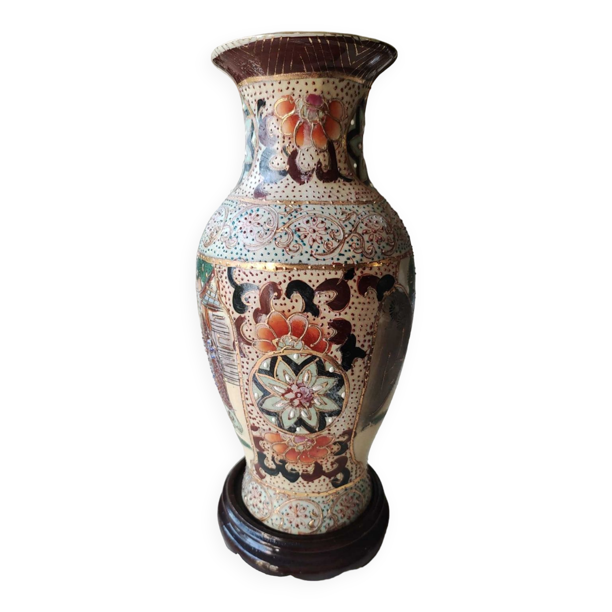 Chinese vase baluster in polychrome ceramics. Life scenes Japanese warriors/Samurai against a backdrop of wilderness