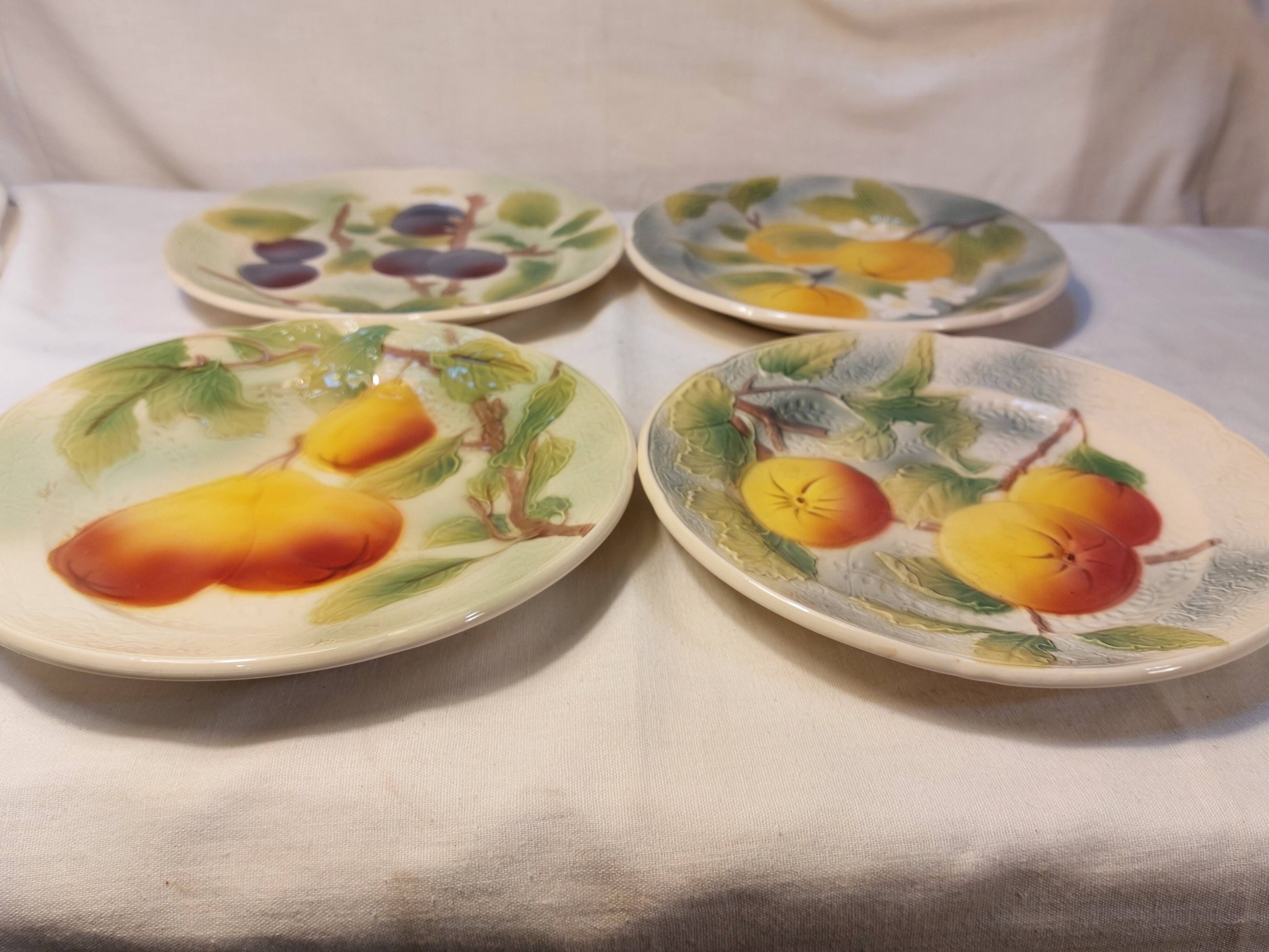 Set of 4 plates in St Clément Barbotine - Majolica - Fruits