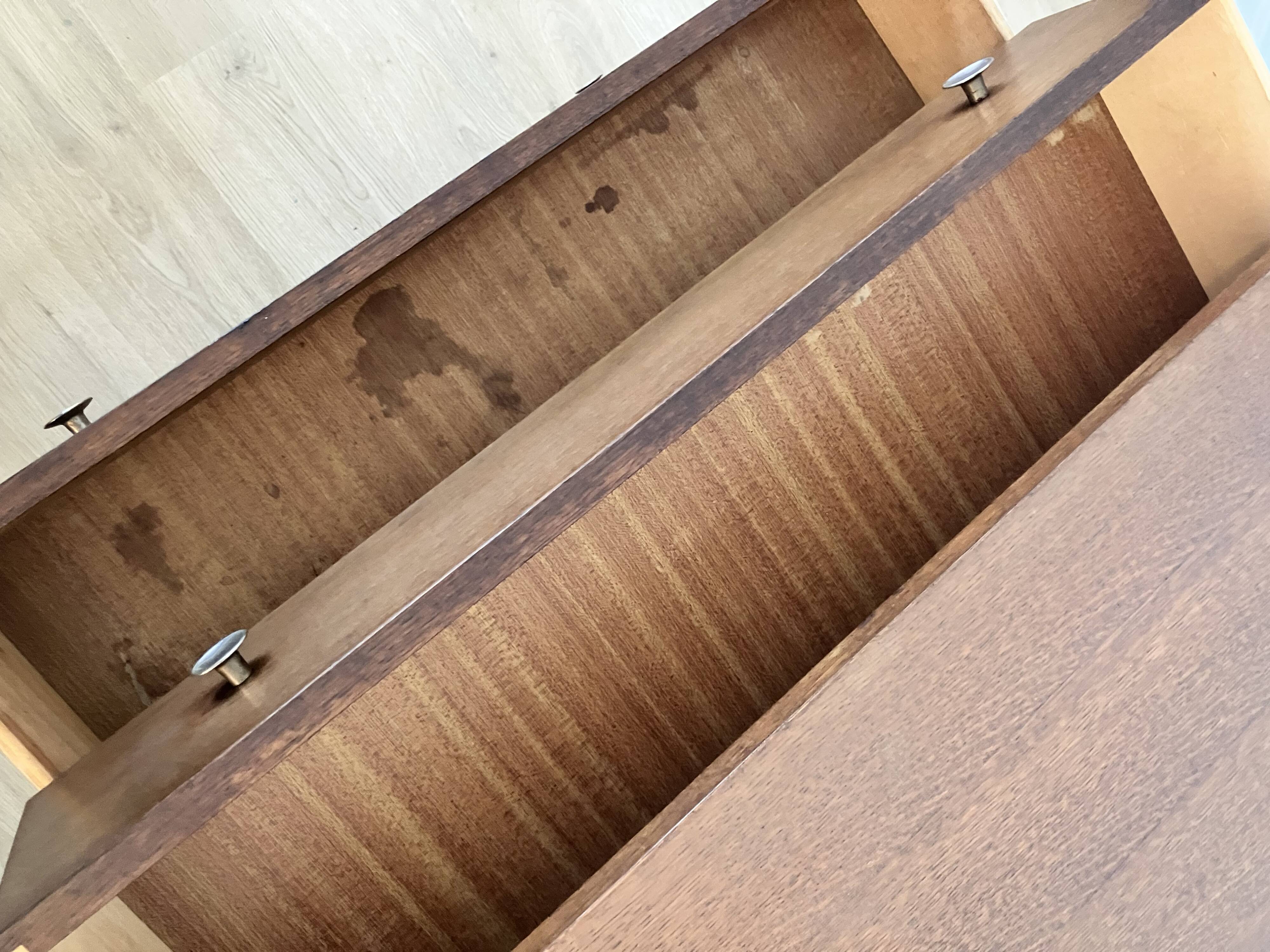 Tapered leg chest of drawers