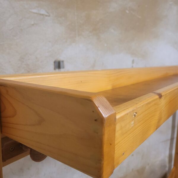 Vestiaire banc d'école maternelle