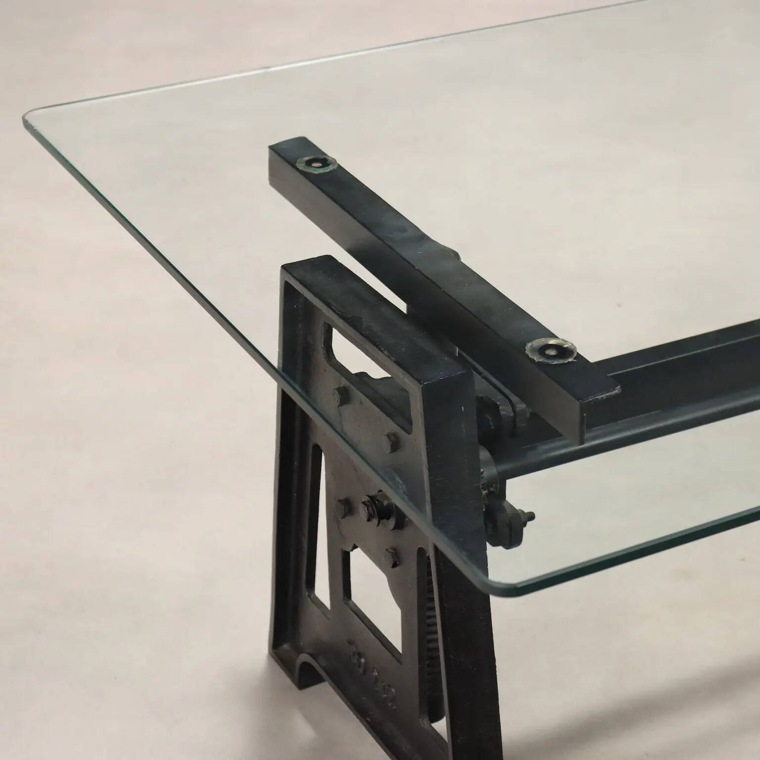 Table basse ancienne réglable en fer et verre, Italie, XXe siècle
