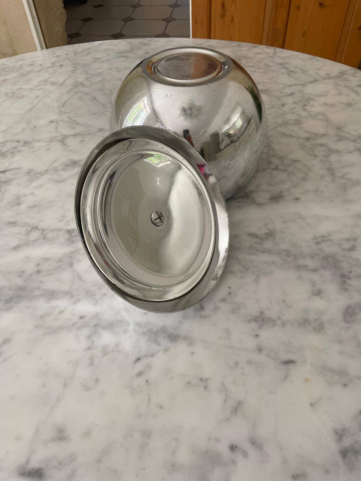 Silver metal ice bucket