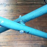 Maternal folding camp bed