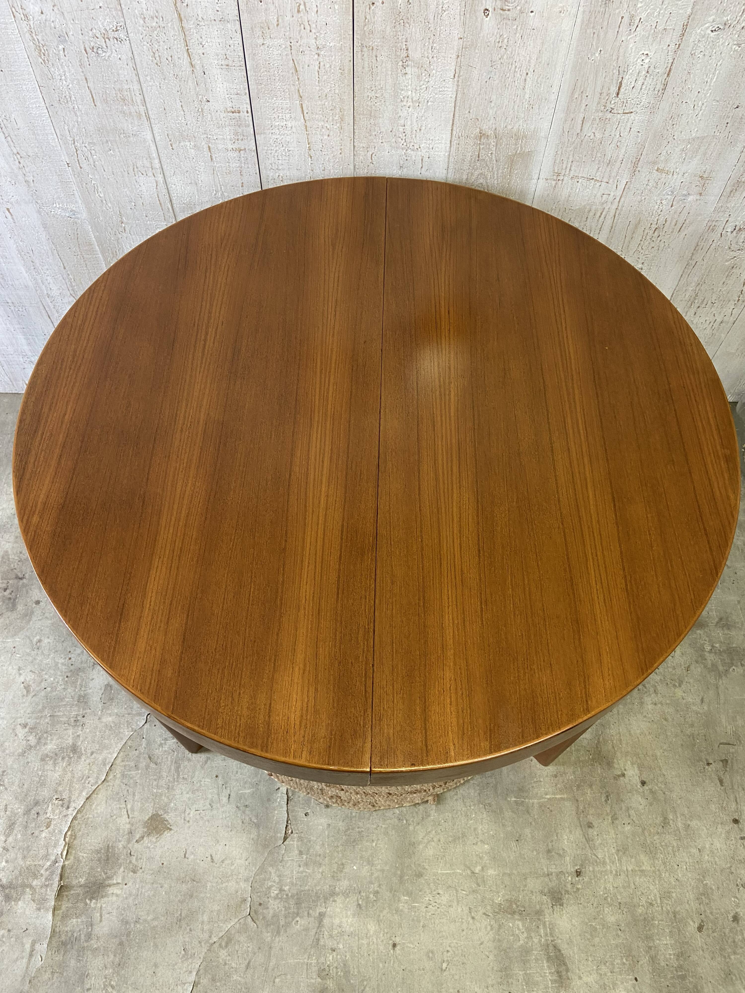 Vintage extendable table