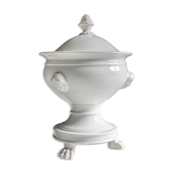 Confiturier à porcelaine blanche à pâtes de lions et mascarons.XIX e