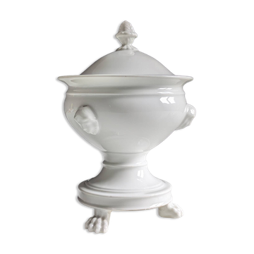 Confiturier à porcelaine blanche à pâtes de lions et mascarons.XIX e