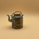 Théière en porcelaine de Chine Canton XIX°
