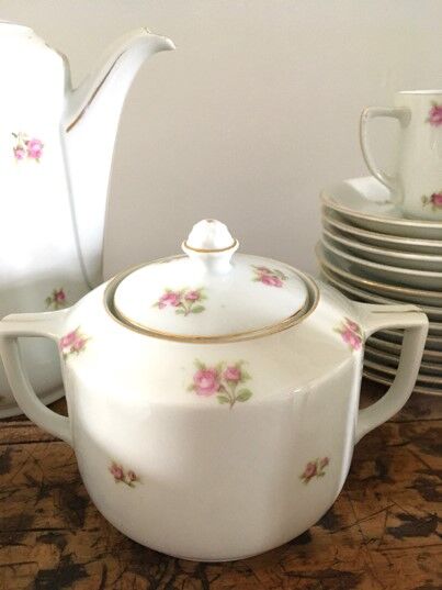 Porcelain tea/coffee service