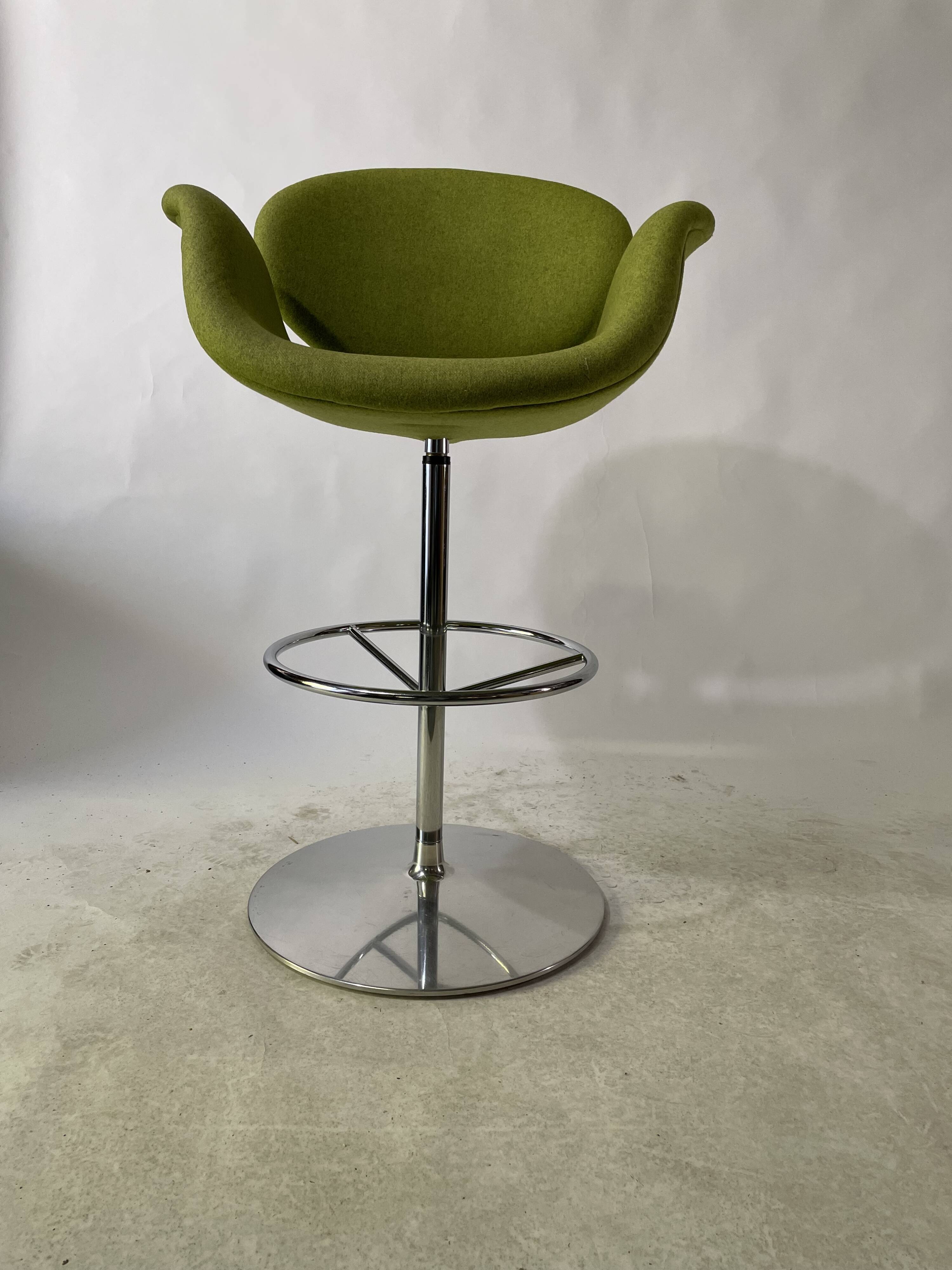 Little Tulip bar stool by Pierre Paulin Artifort