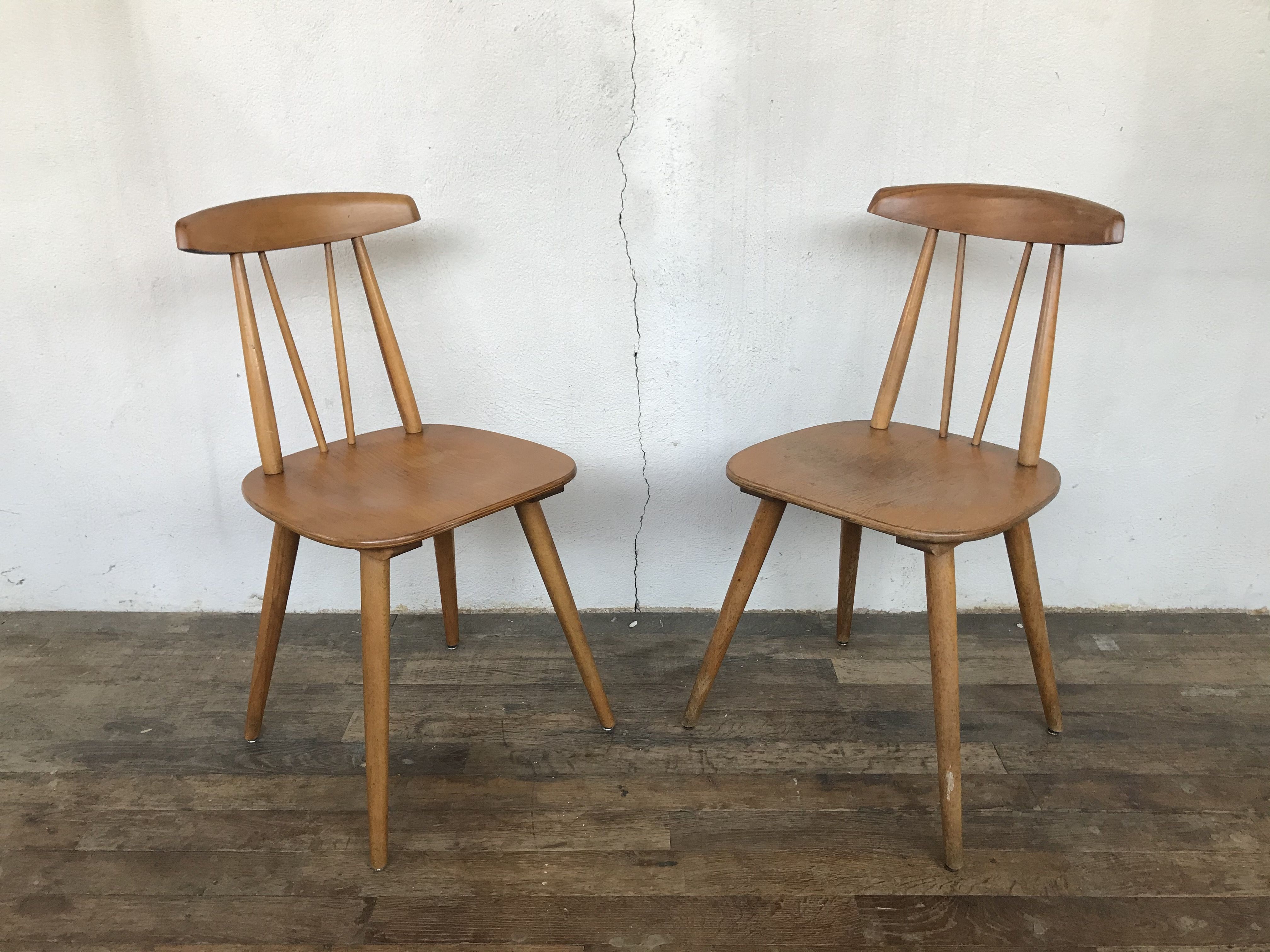 Series of 4 chairs