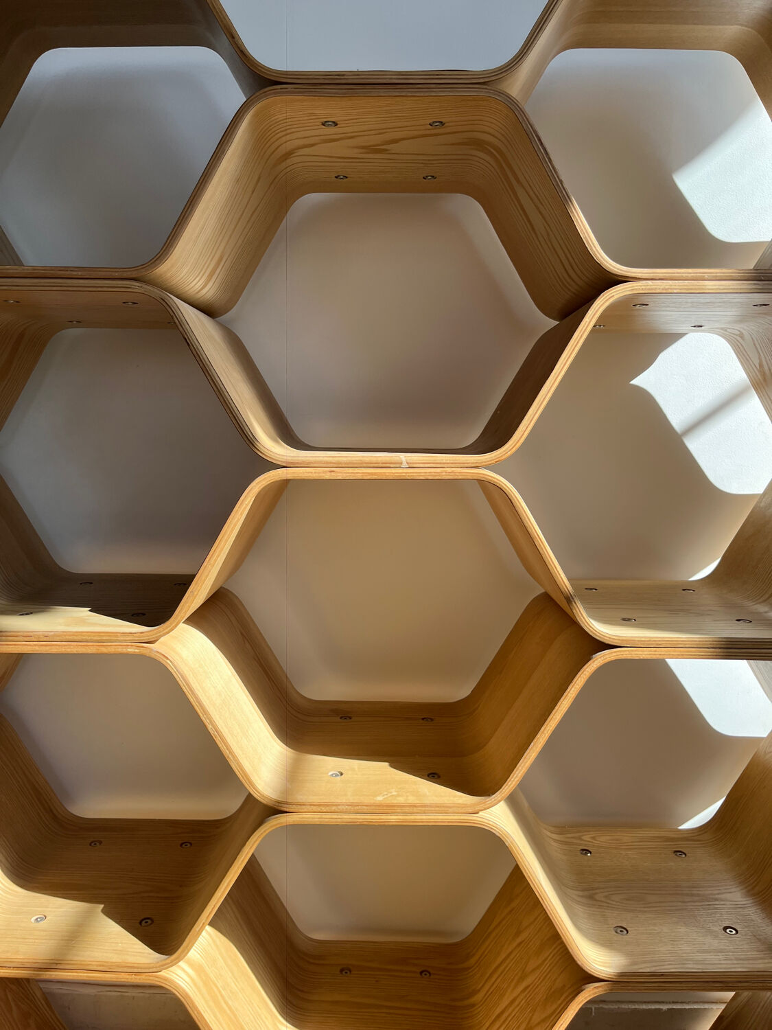 Honeycomb shelf made in design