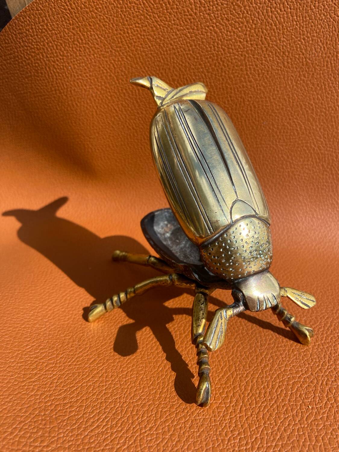 Zoomorphic scarab ashtray