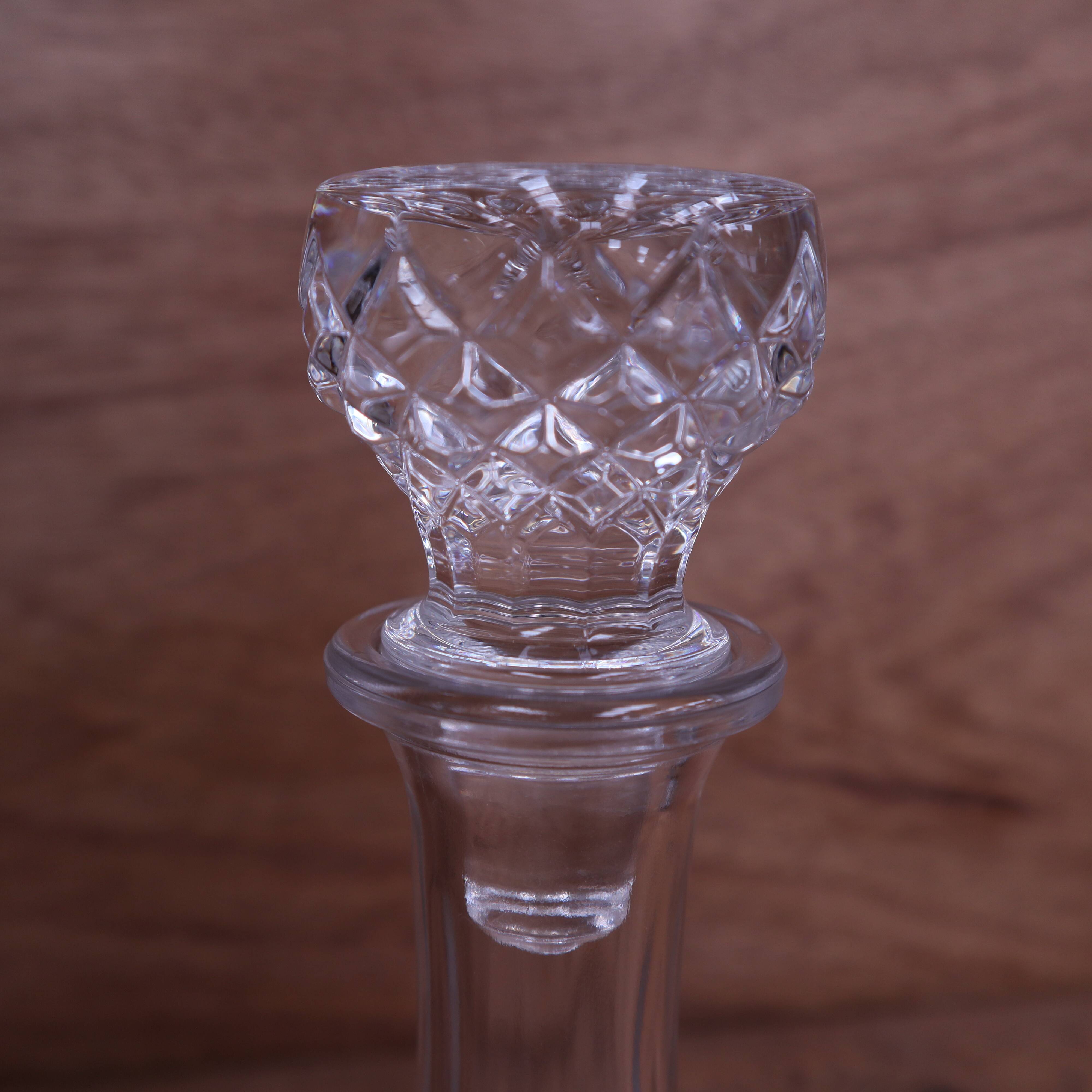 Carafe à vin en verre taillé avec son bouchon 24cm