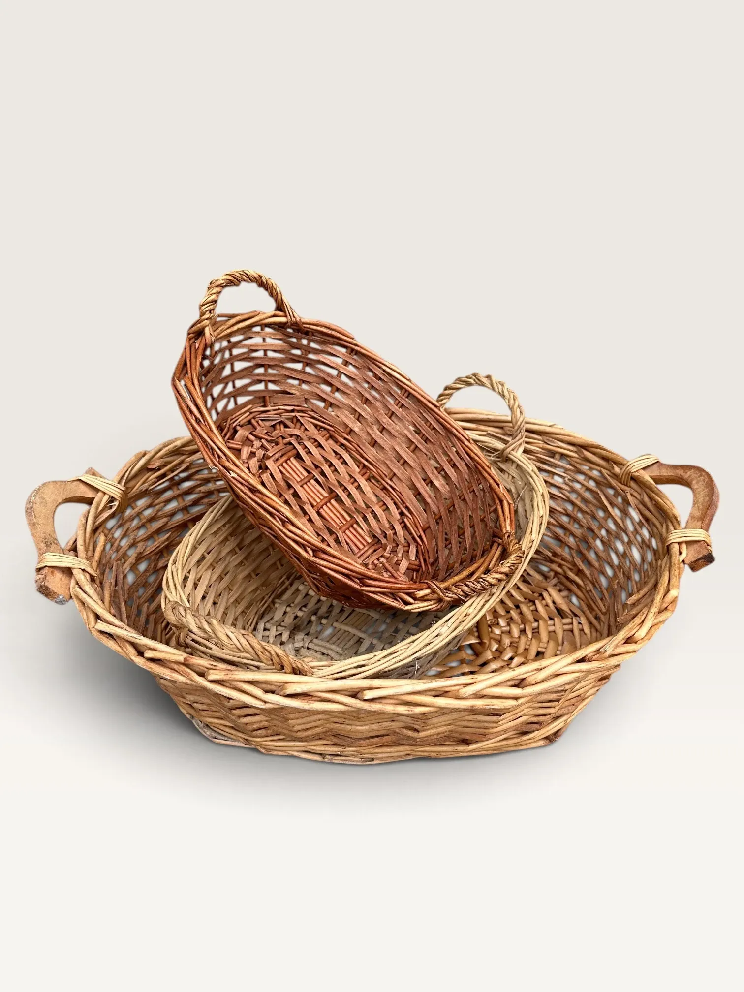 Set de trois paniers à anses en osier