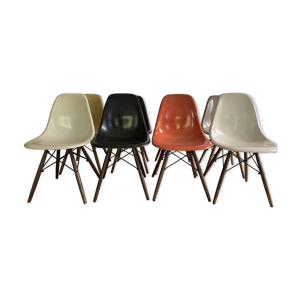 8 chaises Eames par herman - miller