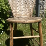 Round garden table