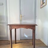 Desk with turned legs