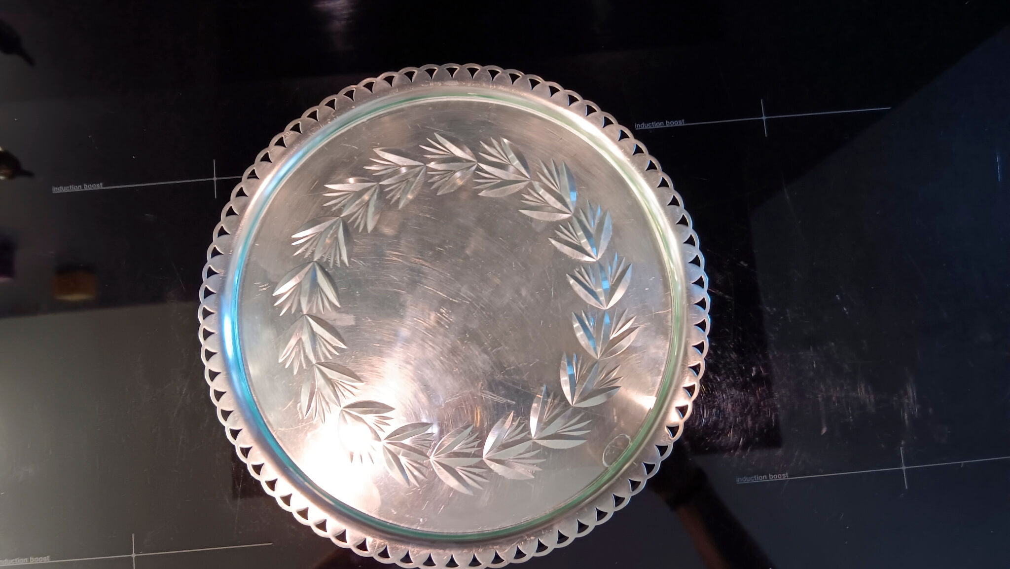 Round dish in silver-plated and glazed metal from the St Médard goldsmith's shop (hallmarks).