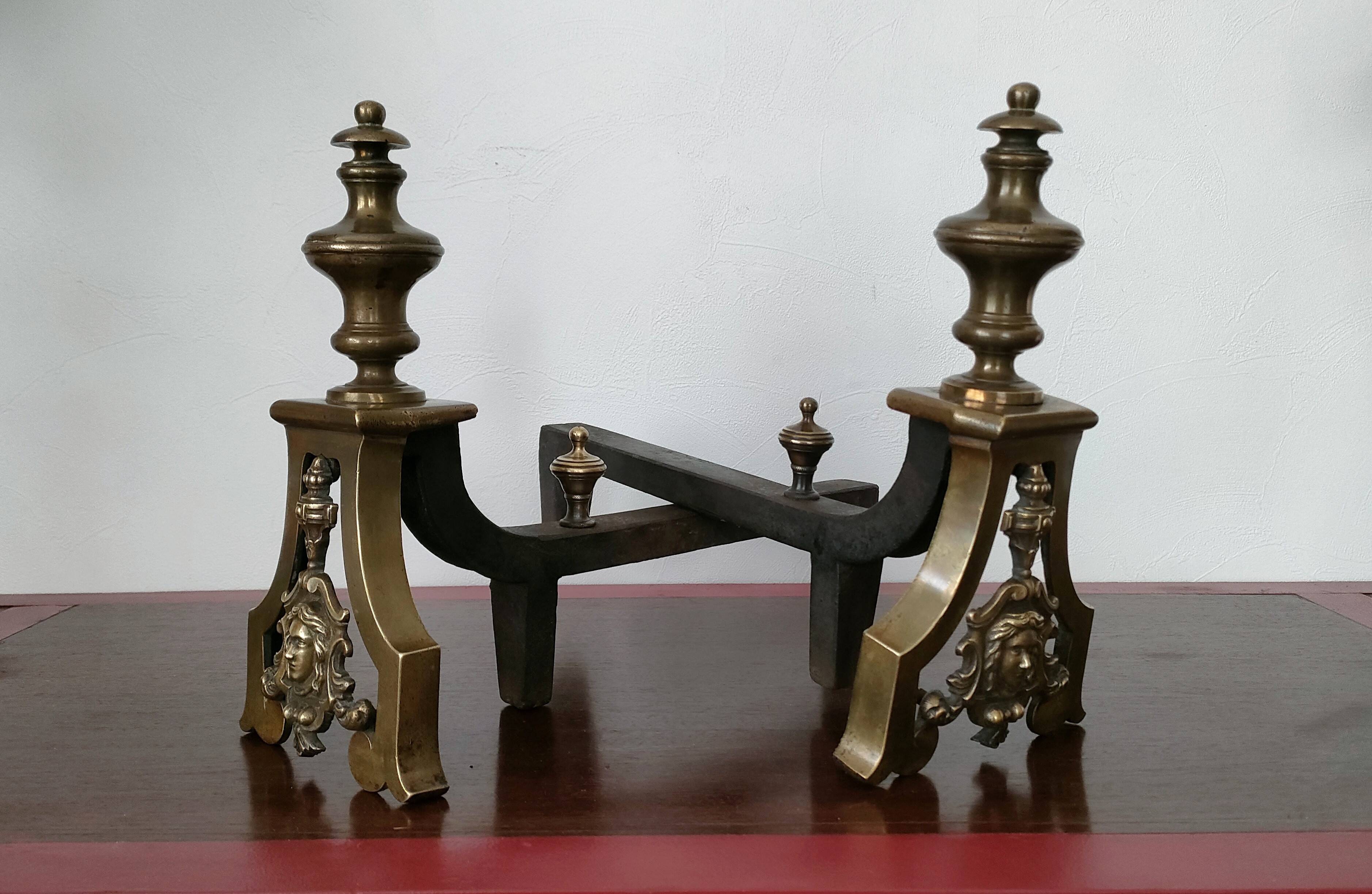 Pair of Louis-Philippe andirons with Caryatids - Bronze, cast iron - 19th century