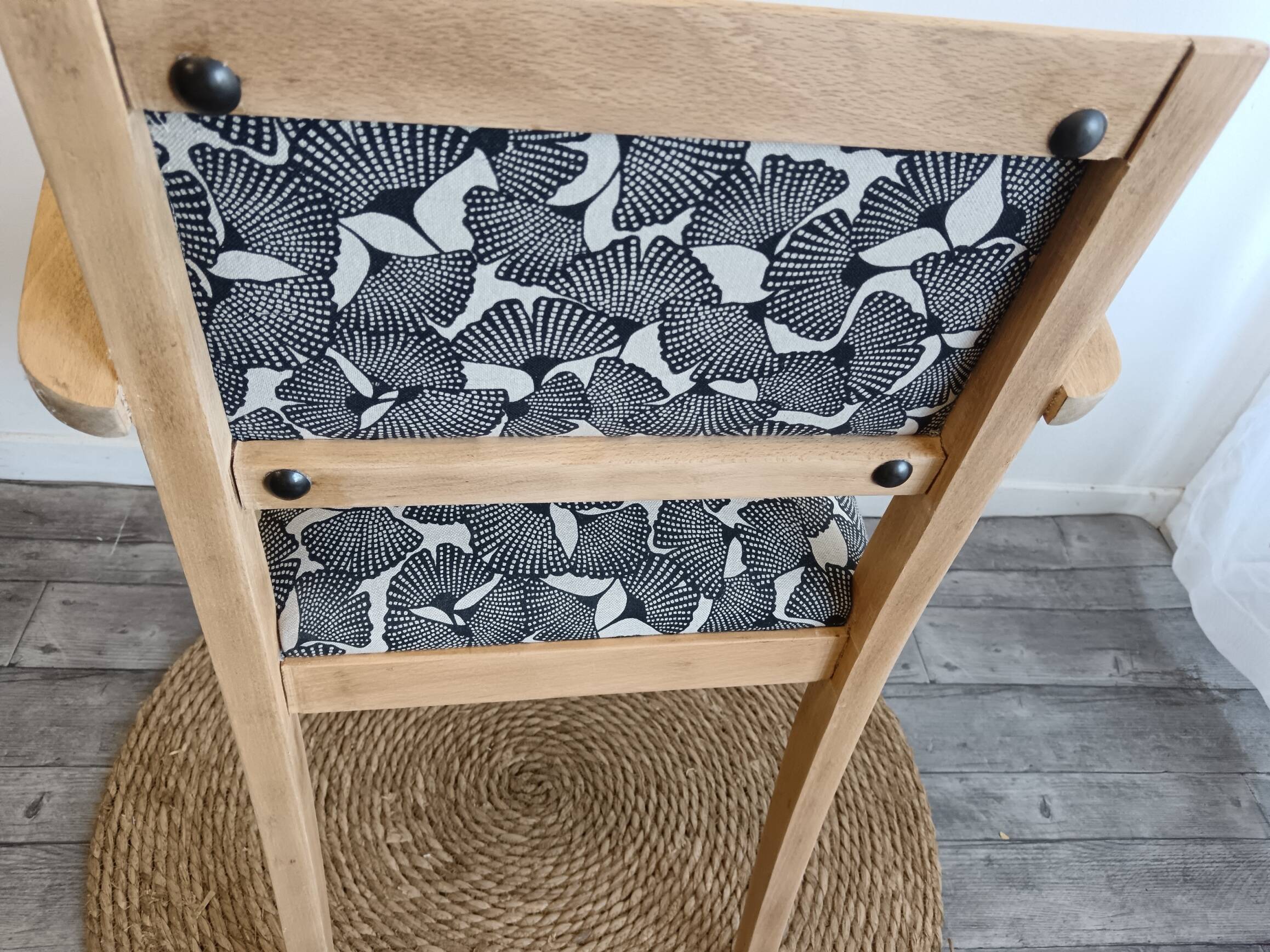 Fauteuil bridge bois tissu fleurs Noir et blanc