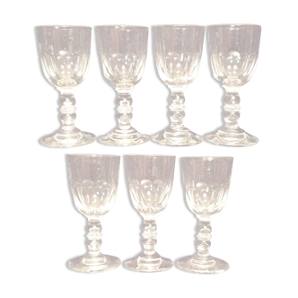 7 verres à liqueur anciens en cristal