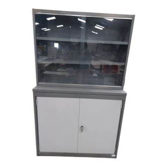 Metal cabinet