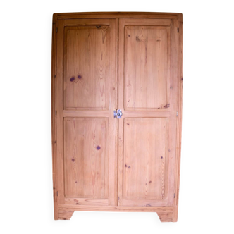 Armoire campagnarde