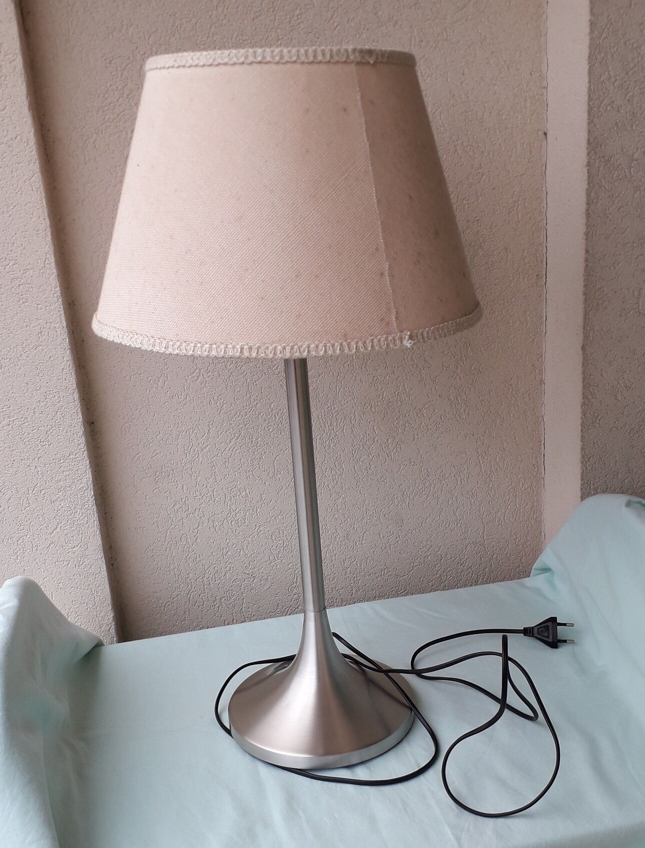 1970s tulip base lamp
