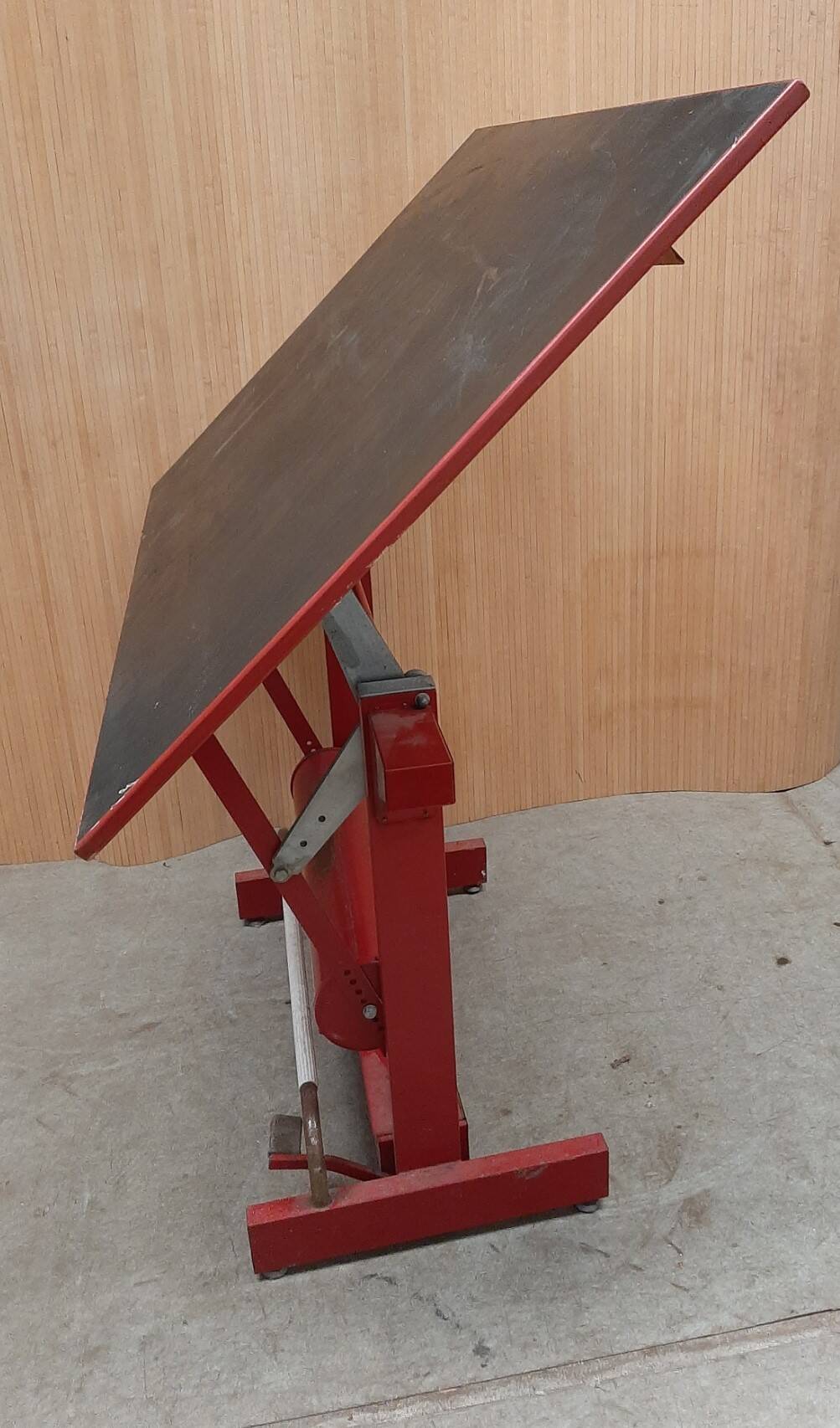 Industrial drawing table