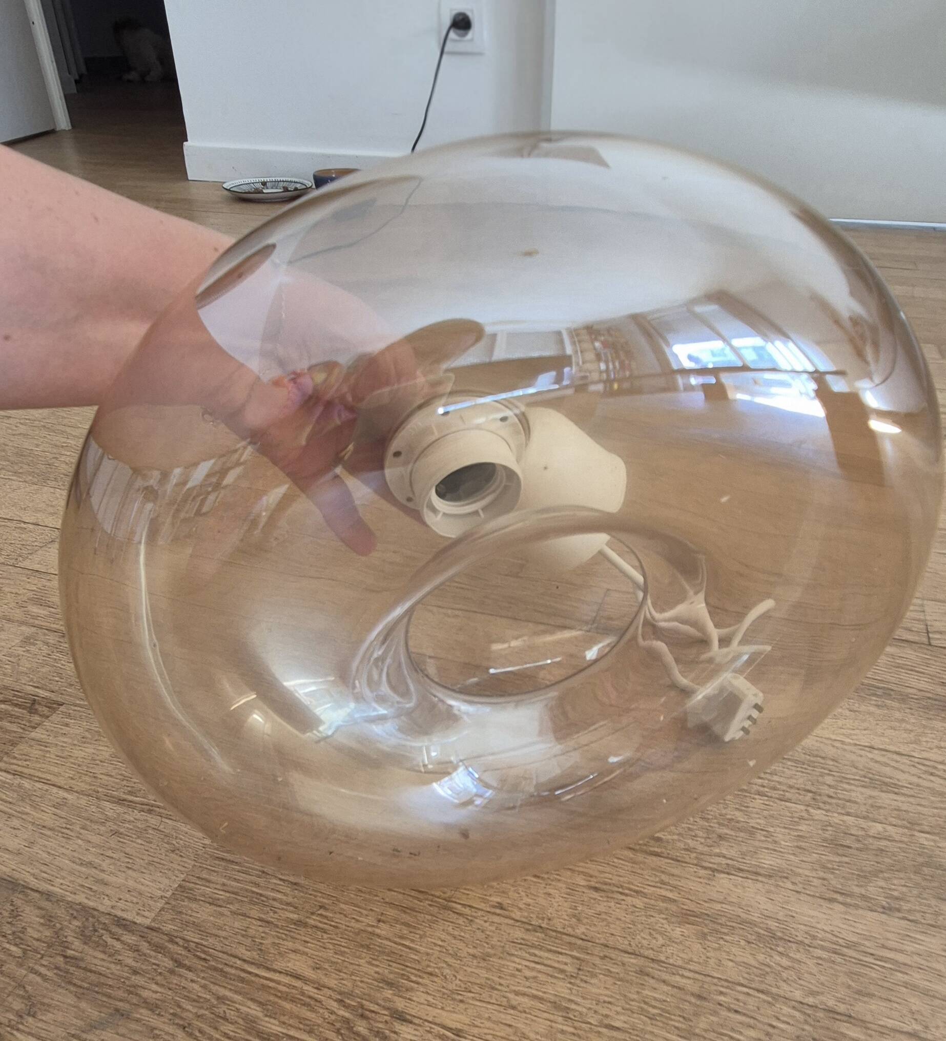 Suspension transparente beige