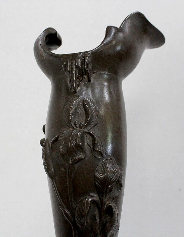 Pewter vase, "Young woman picking a water lily", signed P. Jean, Art Nouveau early twentieth century
