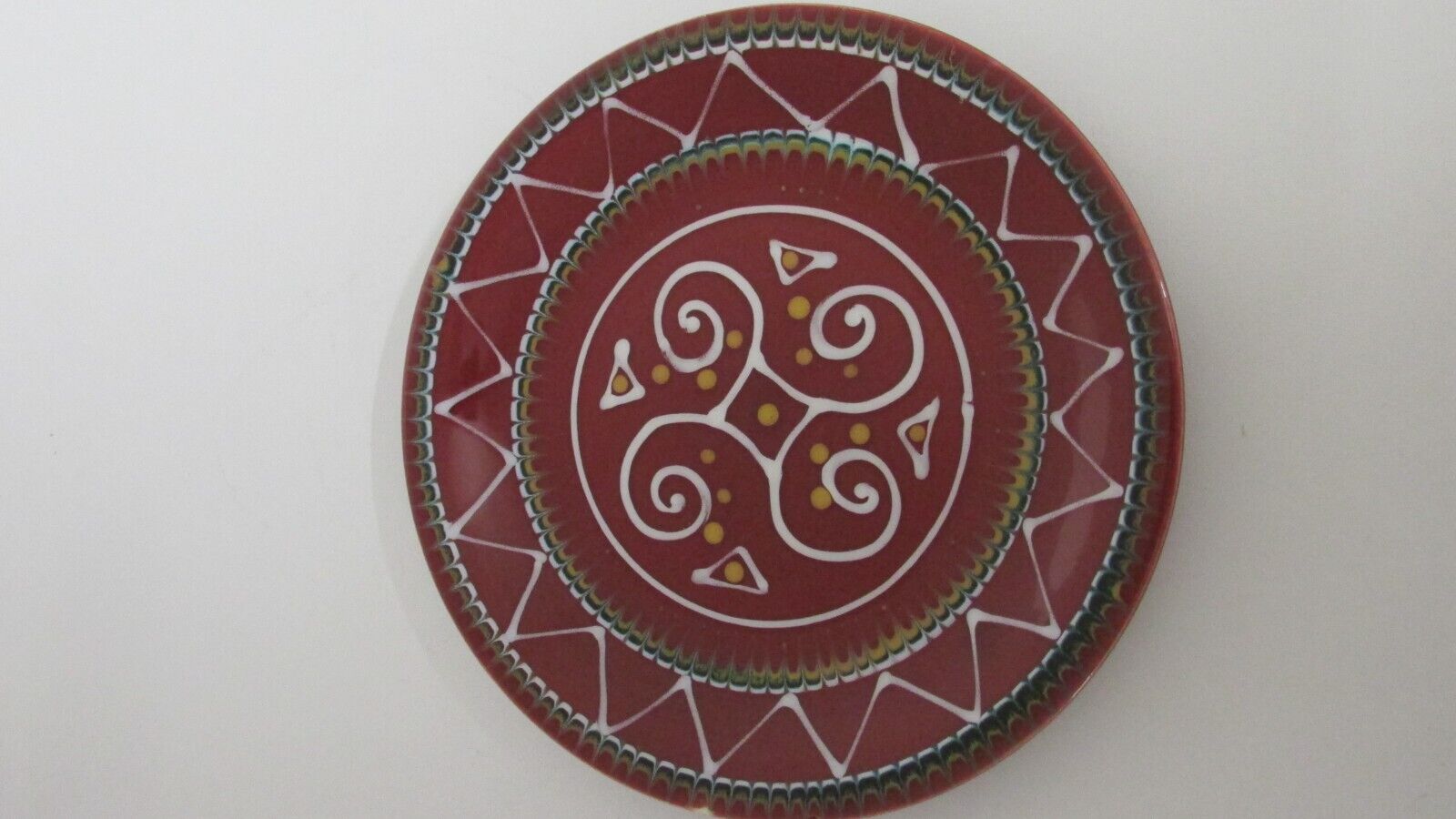 Set of 2 dessert plates britain " tryskell celtic symbol "