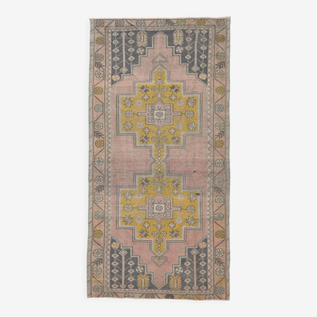 Handmade wool vintage rug 128x254cm