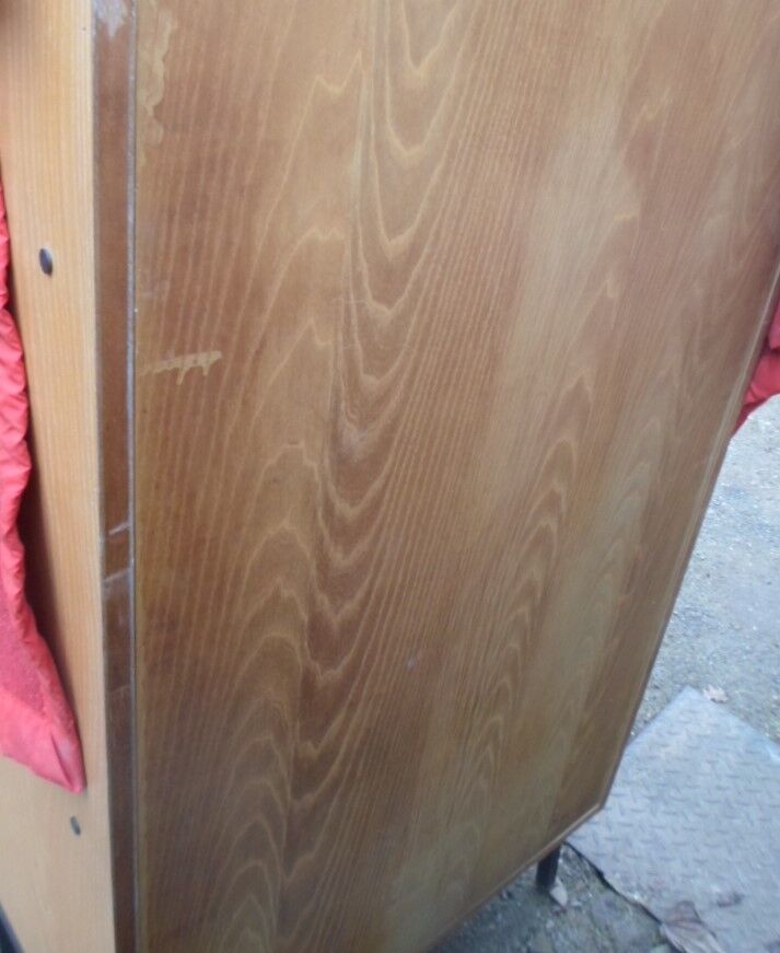 Walk-in wardrobe Paris vintage 1970