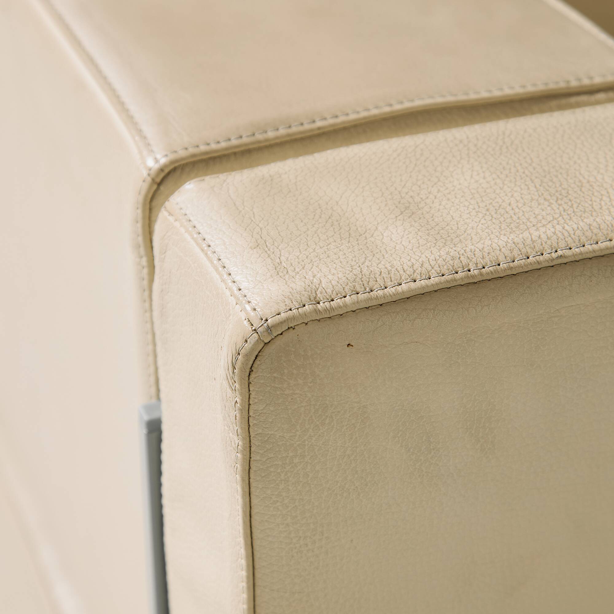 Kinnarps leather armchair
