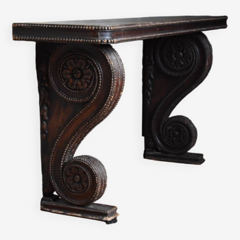 Banc sculpté