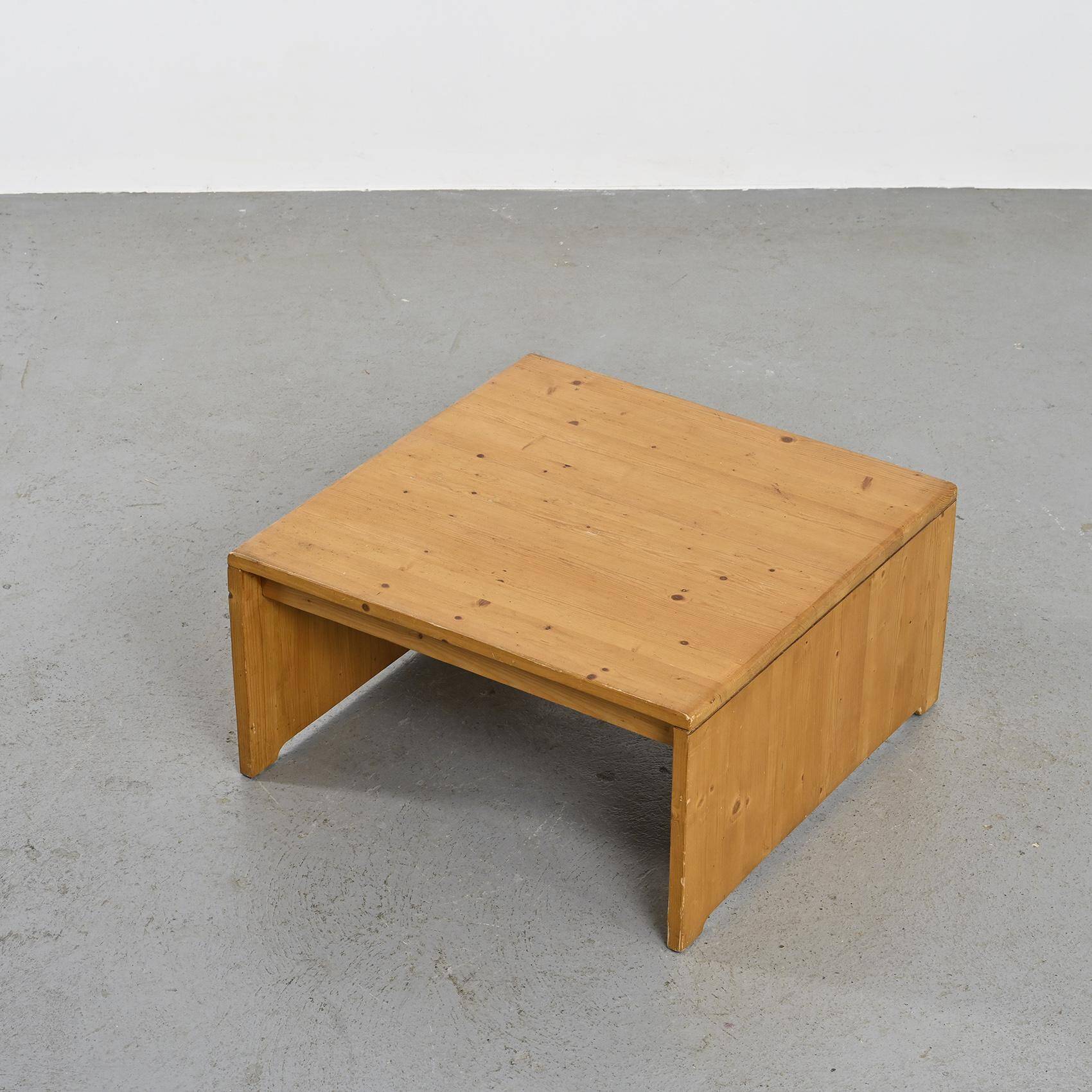 Les Arcs 1800 coffee table, France, circa 1970