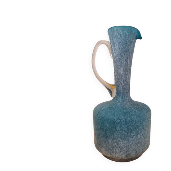 Carafe en verre bleu