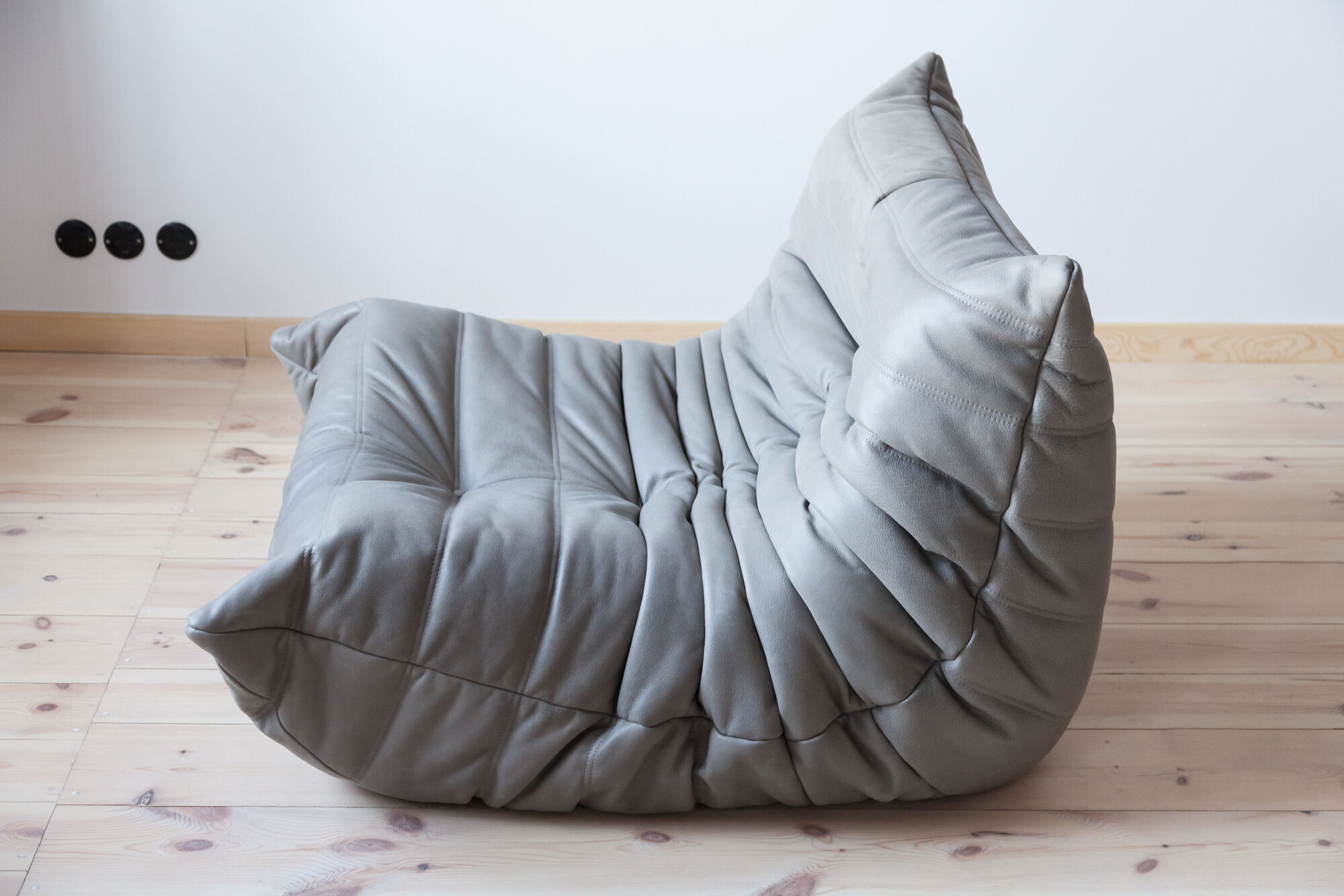 Togo armchair & ottoman model designed by Michel Ducaroy 1973
