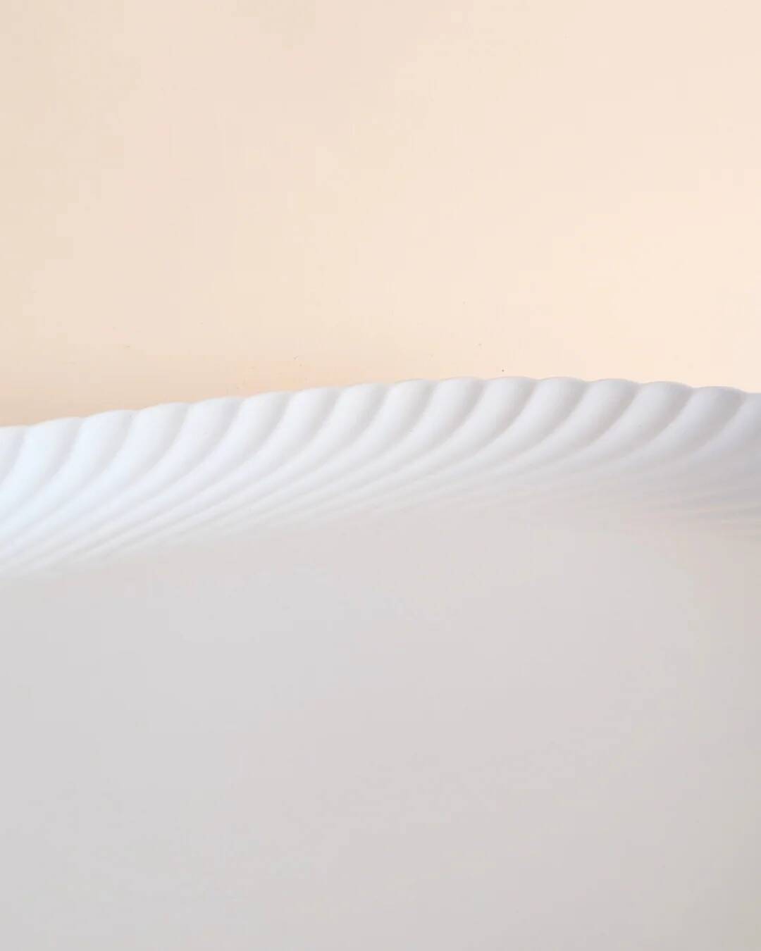 White ceramic twisted dinnerware set