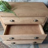 Wooden chest of drawers