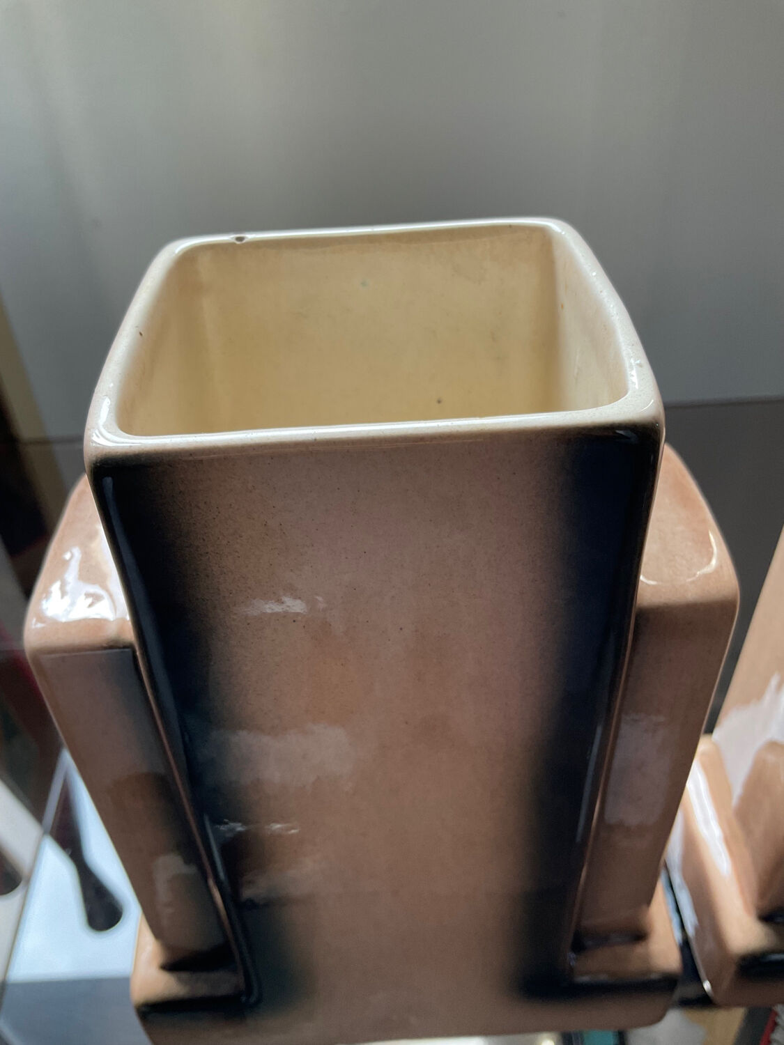 Pair of Skycraper Art Deco vases in glazed ceramic