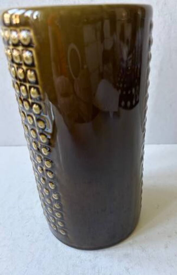 Vase ''Kub 6'' en céramique vert olive par Gunnar Nylund pour Rörstrand, anné