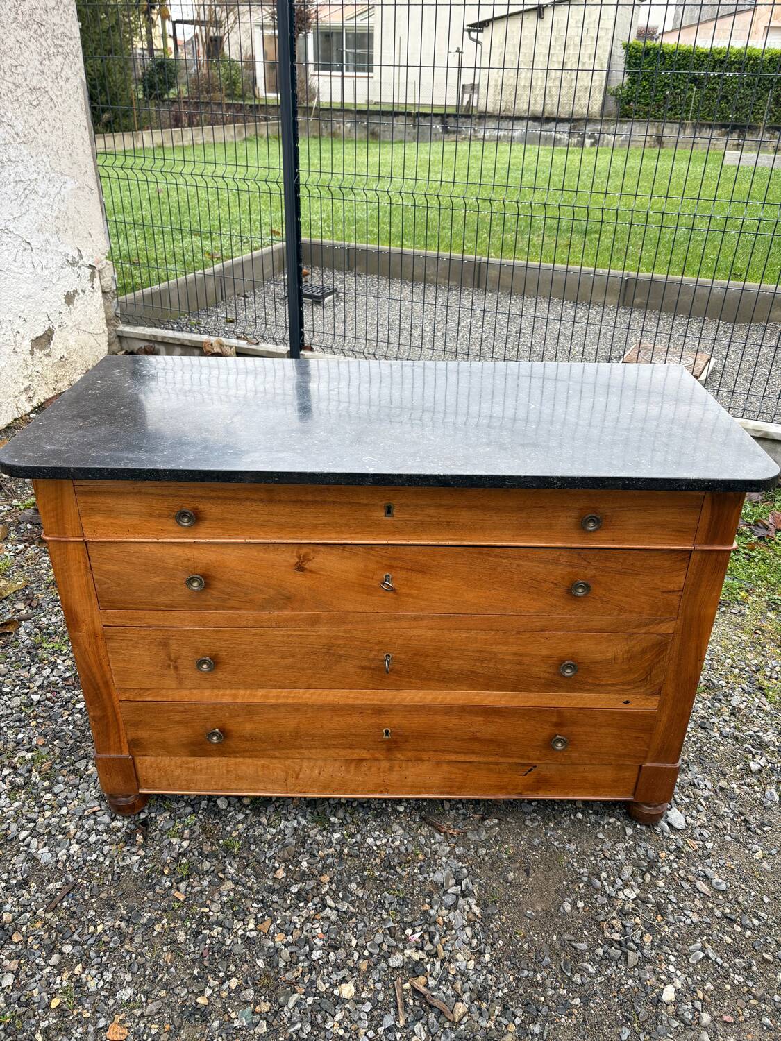 Chest of drawers in walnut, black marble, 19th century