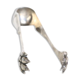 Lion's paws sugar pinch, 19th century, solid silver