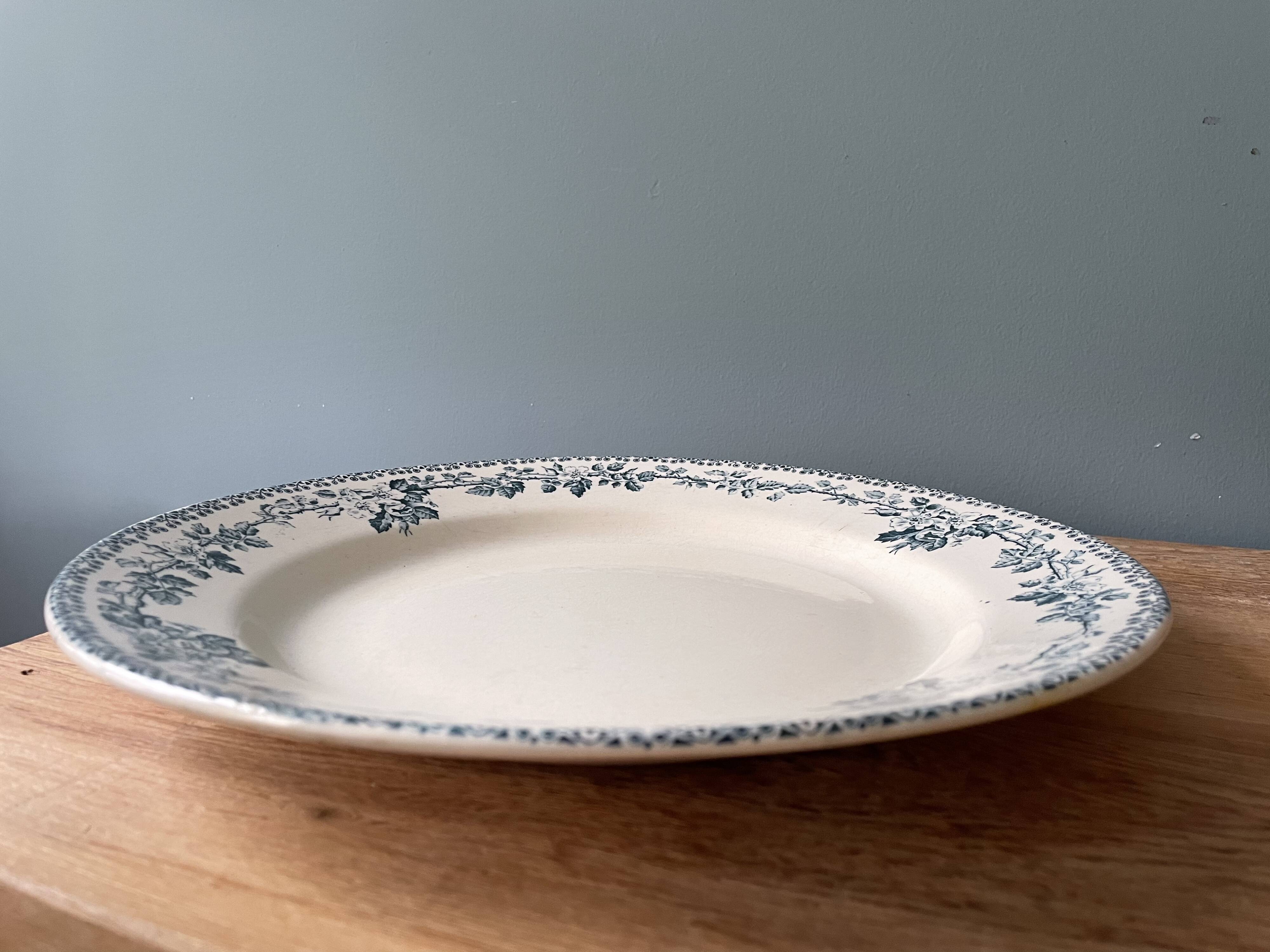 Old round dish Terre de Fer Debray, Guadeloupe service