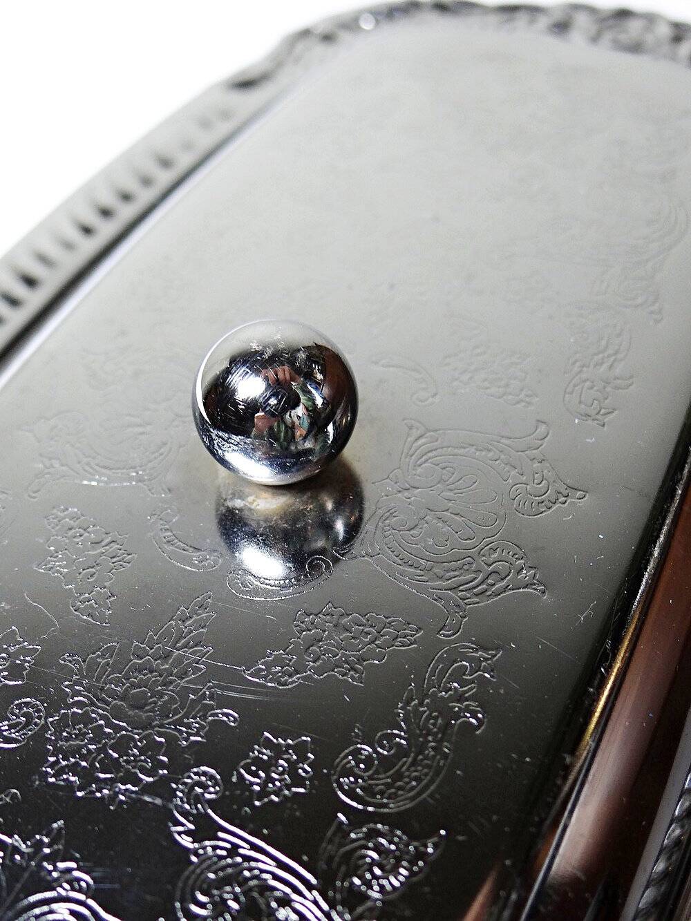 Beurrier en métal argenté/inox vintage années 1960-1980 style rococo