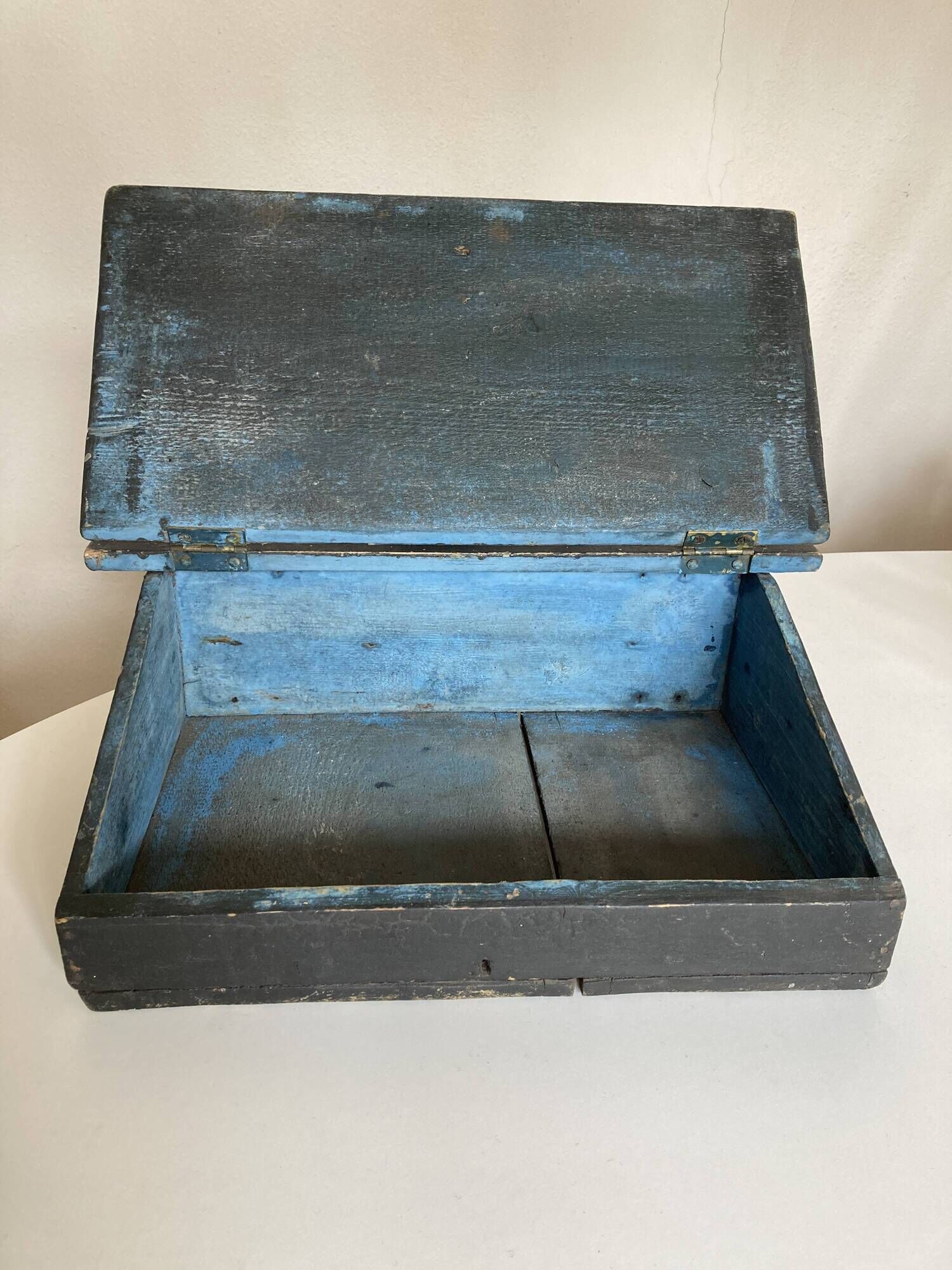 19th farm storage box in washed wooden popular arts