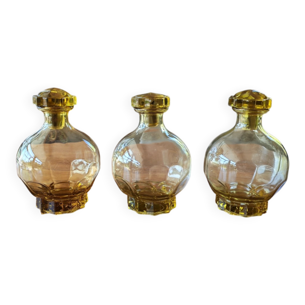 Lot de 3 carafes art déco en verre jaune